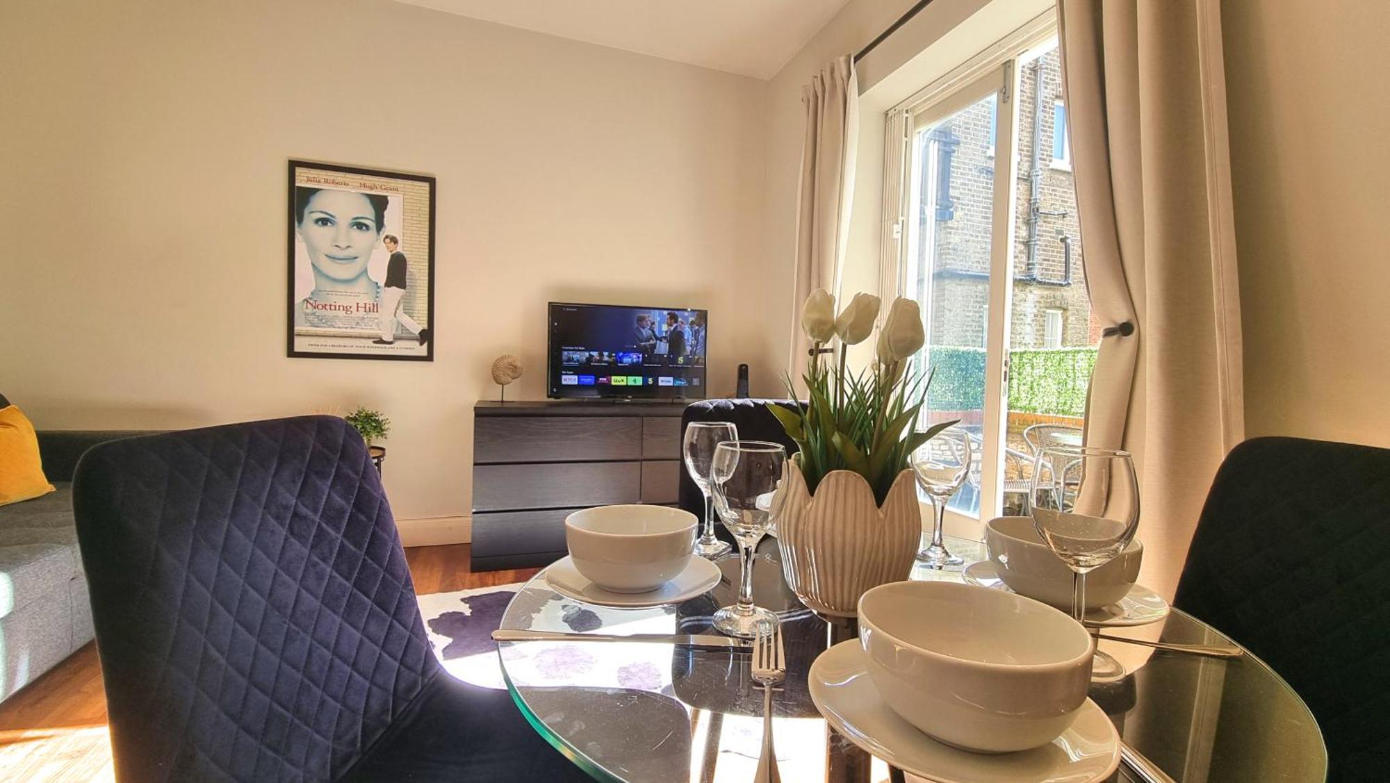 Notting Hill - The One One One -2- * London
